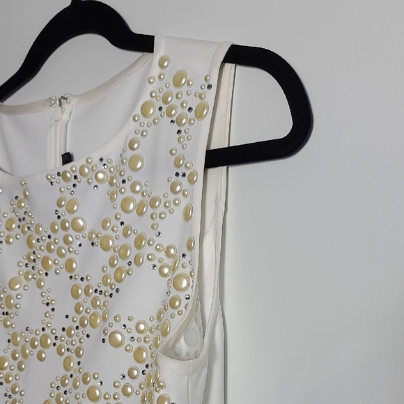 ST.JOHN Evening Ivory With Silver and Cream  Elegant Sleeveless Top Size 8 - Picture 8 of 16